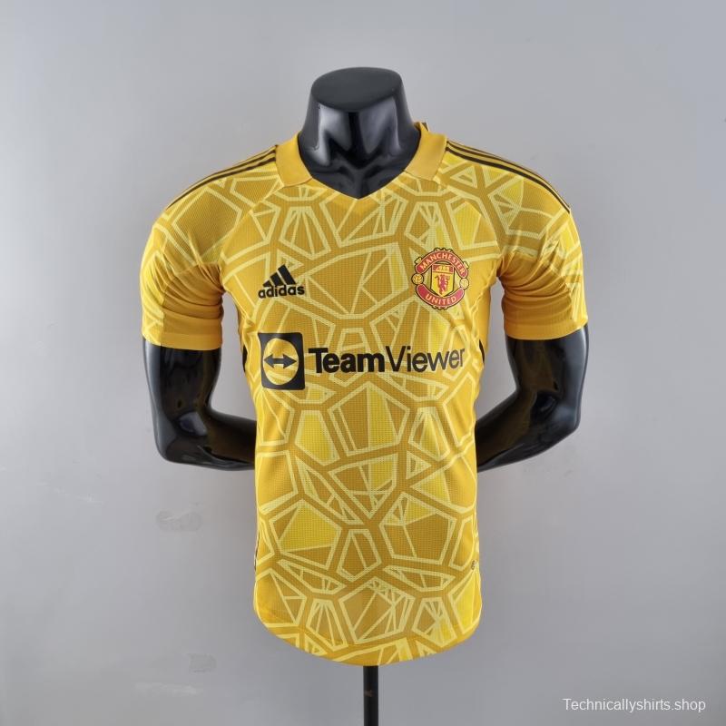 Player Version 22/23 Manchester United Yellow Goalkeeper