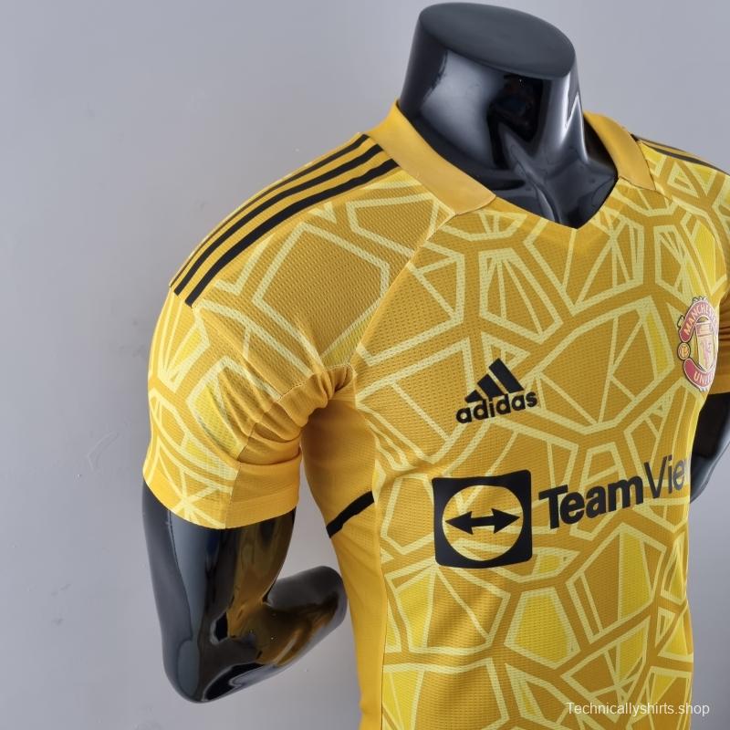 Player Version 22/23 Manchester United Yellow Goalkeeper