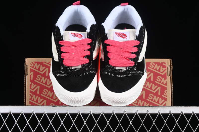 Vans Classics Knu Skool Retro Skate Shoes with Thickened Tongue and Oversized Toe - VN0009QCBLK