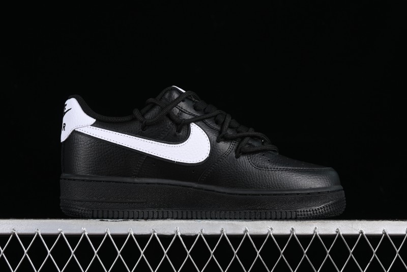 Nike Air Force 1 '07 Low Classic Lace-Up Casual Sneakers in Black & White - ZH0316-018