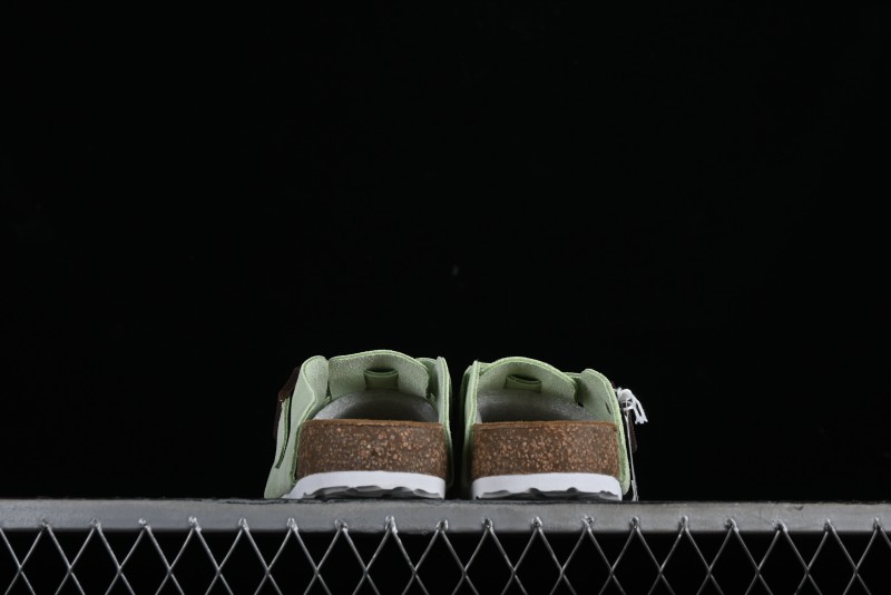 Birkenstock Arizona Soft Footbed Sandals with Suede Leather and Lambswool Lining - G.D4