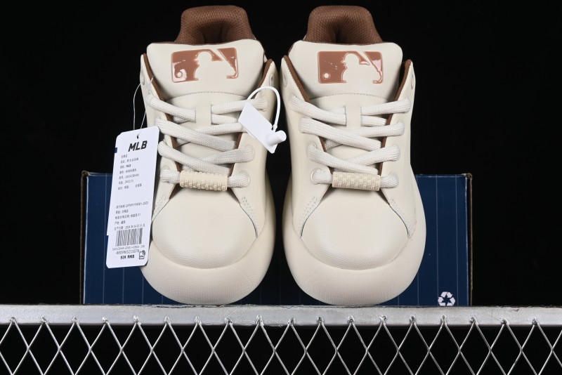 MLB Chunky Classic Base Heel Monogram Lightweight Platform Sneakers - 3ASXCBH4N43BGS