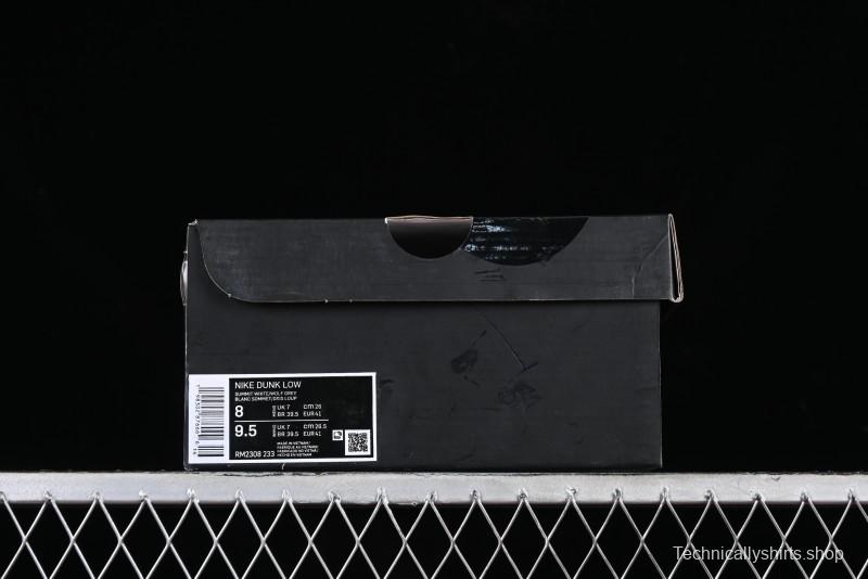 Nike Supreme x Nike SB Dunk Low Casual Skate Shoes in Beige Grey - RM2308-233