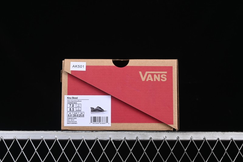 Vans Knu Skool Low-Top Retro Casual Vulcanized Sneakers in Grey Black - VN0009QCBDS