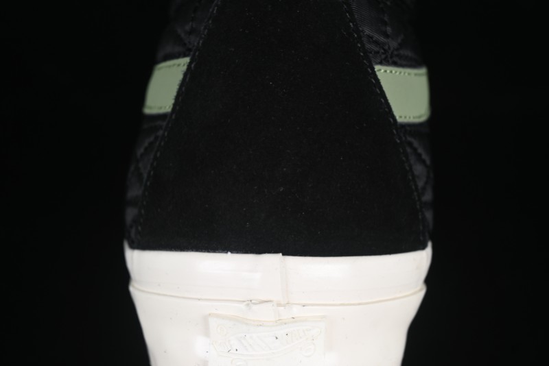 Vans Premium Sk8-Mid Retro Casual Mid-Top Skate Shoes with Checkerboard Design - VN000CQQBLK