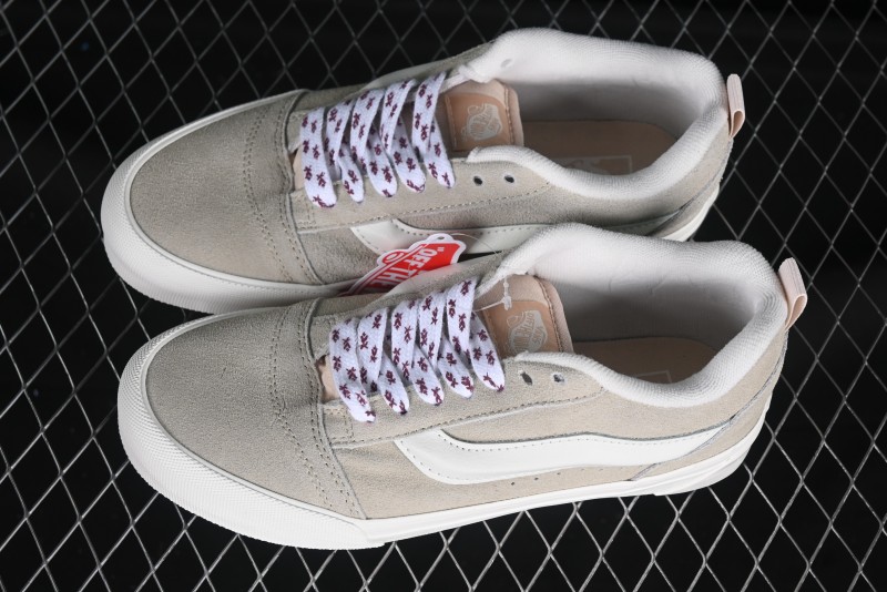 Vans Knu Skool Low-Top Retro Chunky Sneakers - VN000D6ZE2S
