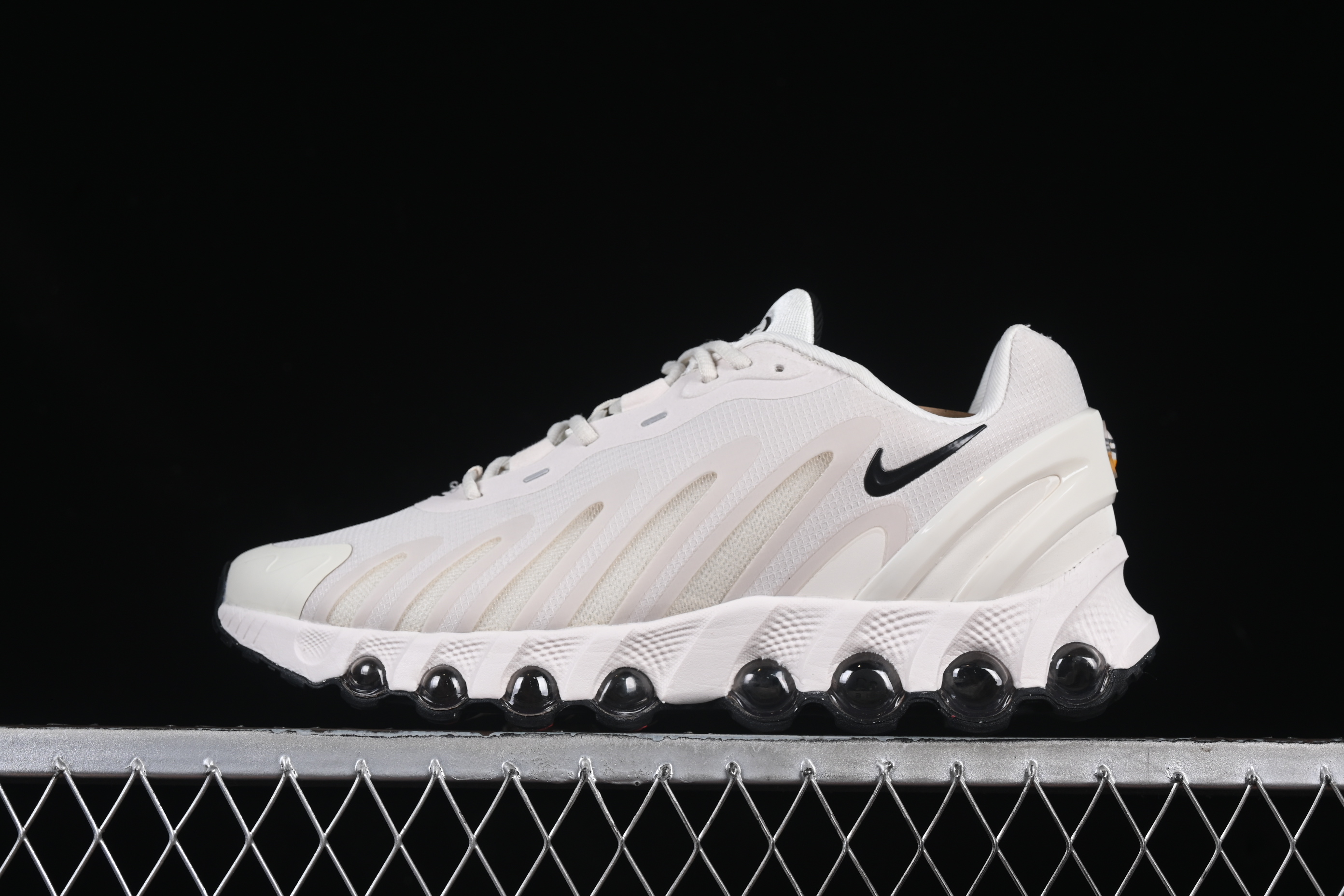 Nike Zoom 2023 Air Max Alpha – White/Black Premium Performance Shoes