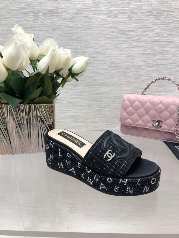 2025 Slippers CHANEL Black Fabric Slippers LY00320