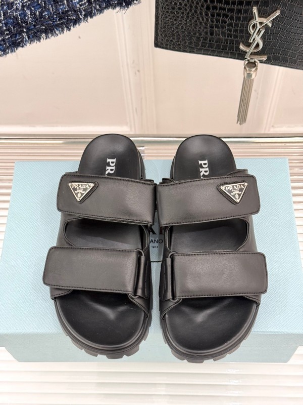 2025 Women Prada Black Leather Slippers KFY00240