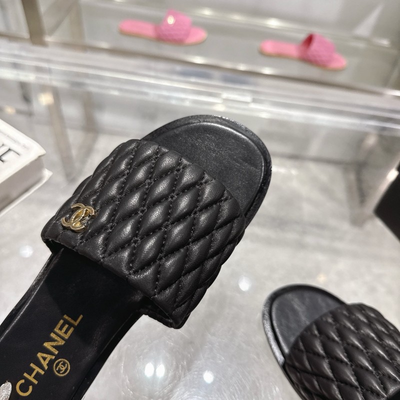 2025 Slippers Chanel Black Quilted Leather Slippers