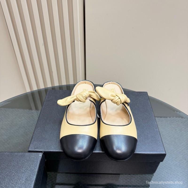 2025 Women Chanel Beige Black Leather Slippers KFY00270