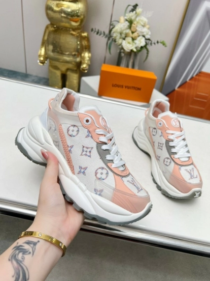 2025 Unisex Louis Vuitton Pink White Leather Tech Fabric Sneakers Monogram LY00340