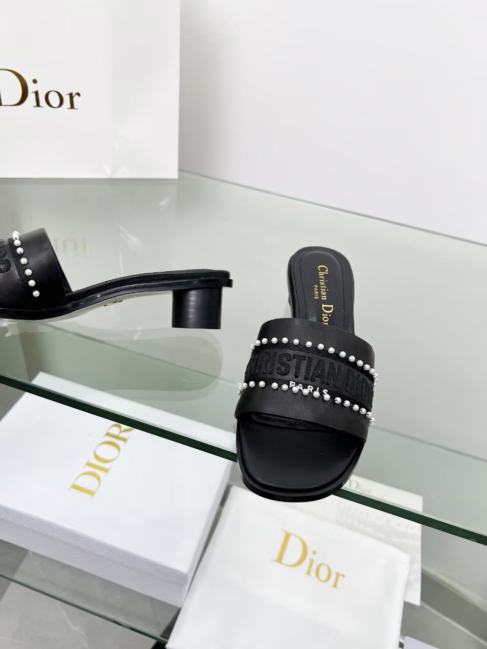 2025 Women Dior Black Leather Mules Pearl LY00210