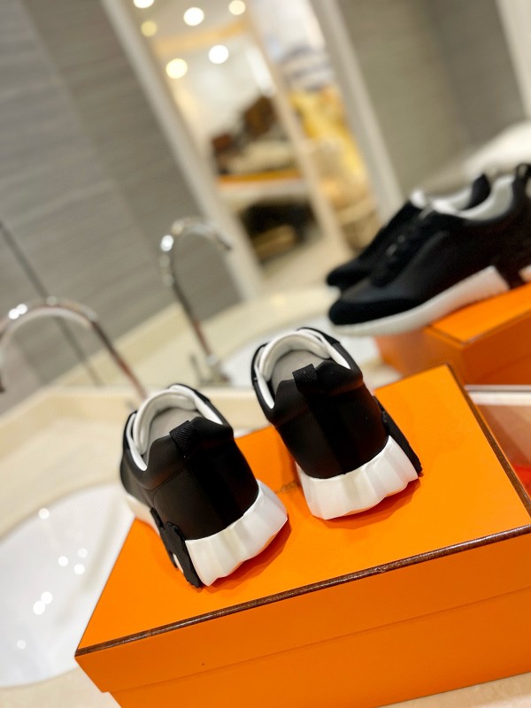 2024 Unisex Hermès Black White Leather Rainproof Fabric Casual Sneakers MJ00320