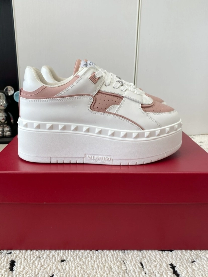 2025 Women Valentino White Pink Leather Sneakers LY00340
