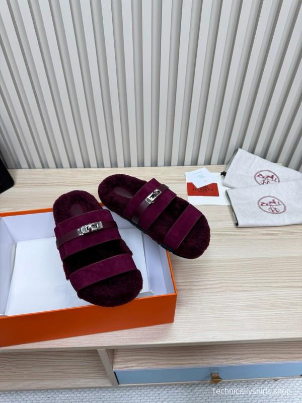 2024 Slippers Hermès Burgundy Shearling Sandals 