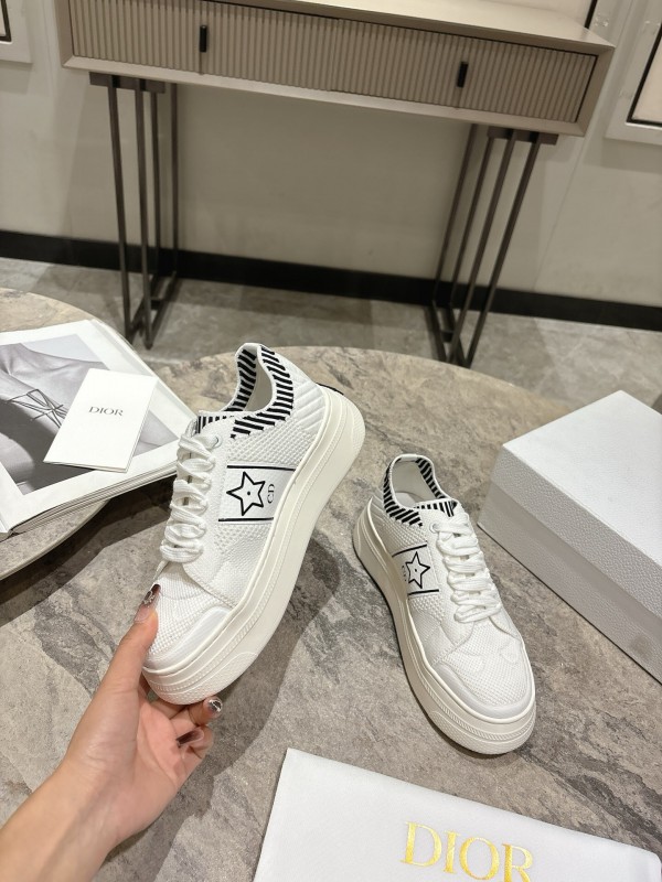 2025 Women Dior White Leather Sneakers Star Detailing KFY00330
