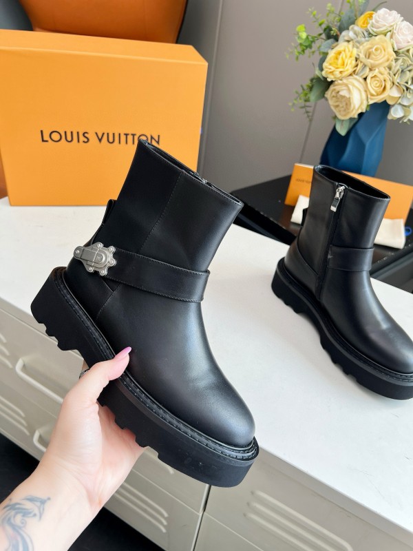 2024 Women Louis Vuitton Black Full Grain Calf Leather Ankle Boots MJ00310
