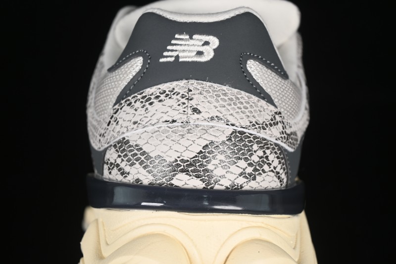 New Balance Retro Casual Running Shoes with ABZORB Cushioning - U9060SNA