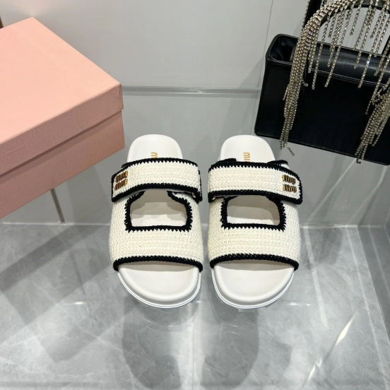 2025 Miu Miu White Black Knitted Leather Slippers KFY00290