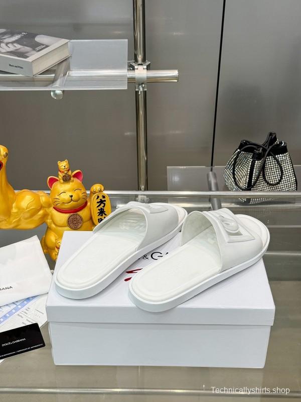 2025 Unisex Dolce & Gabbana White Leather Slippers KFY00150