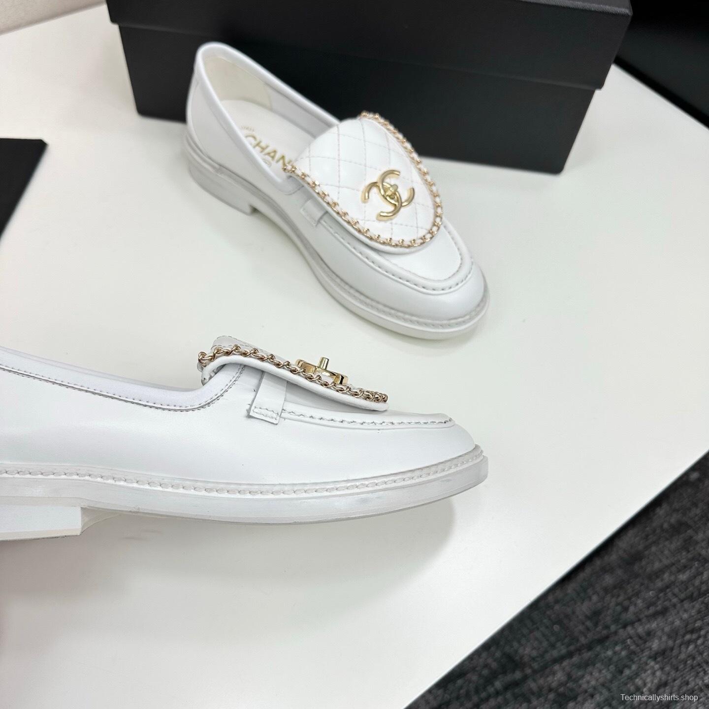 Chanel Classic Flap Chain CC Loafers with Buckle Closure - LY00320