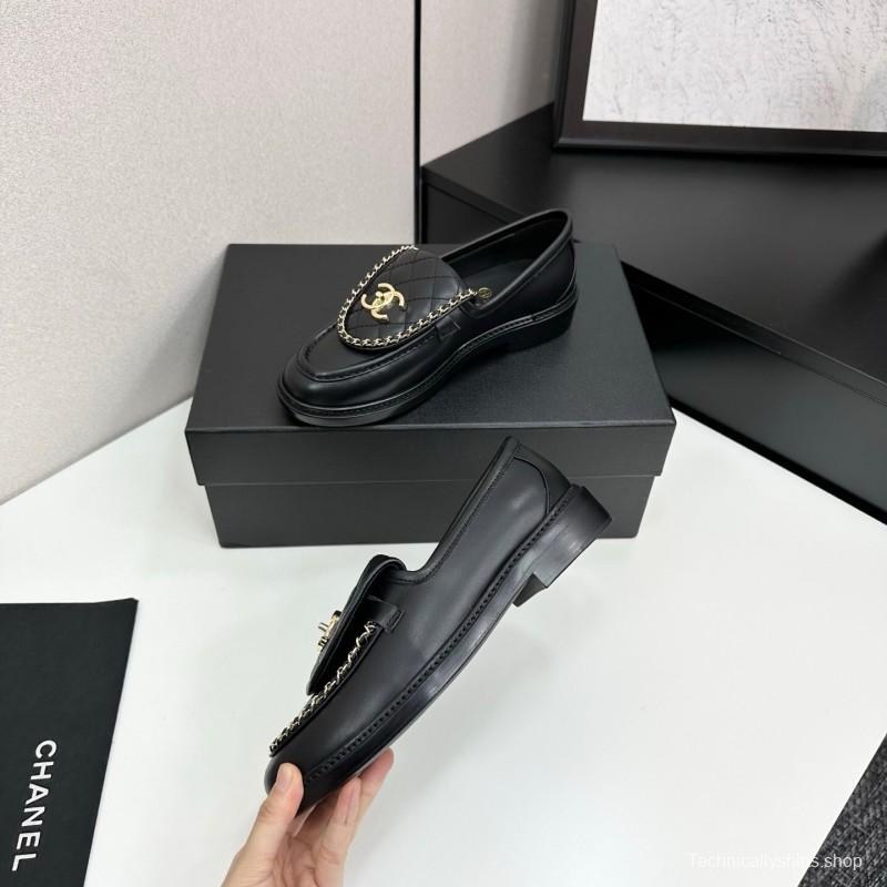Chanel Classic Flap Chain CC Loafers with Buckle Closure - LY00320