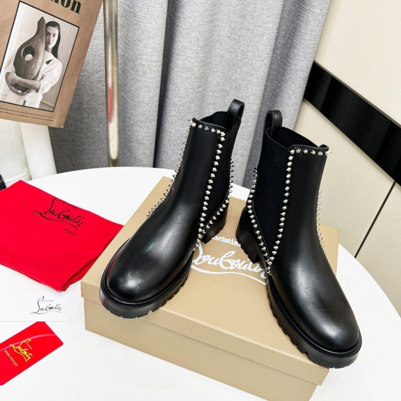 Christian Louboutin Fall/Winter 2025 Classic Ankle Boots with Studded Design - LY00330