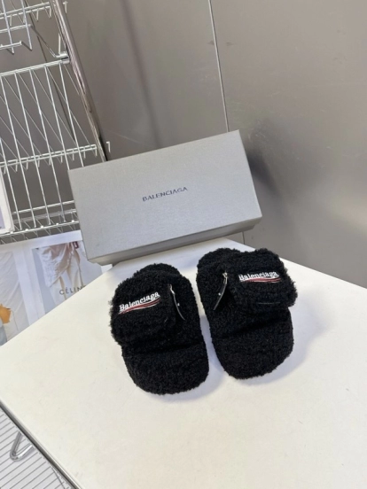 Balenciaga 2025/SS Couple Edition Coca-Cola Logo Furry Slippers - KFY00230
