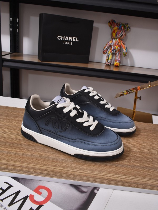Chanel Classic Loafer with Gradient Logo and Platform Sole - KFY00350
