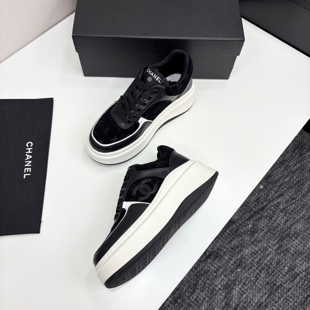 Chanel 2025 SS Panda Casual Sneakers - LY00340