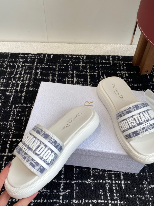 Dior Spring Summer 2025 Latest Ultra-Light Foam Sole Beach Sandals - KFY00260