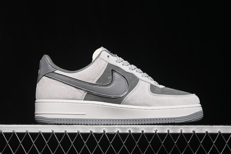 Nike Air Force 1 '07 Low Collaborative Basketball Sneakers with Full-Length Air Cushioning - WY0655-102