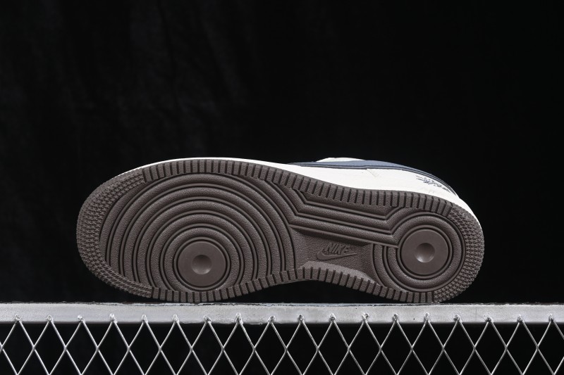 Nike Air Force 1 '07 Low Basketball Sneakers with Full-Length Air Cushion - MM3399-827