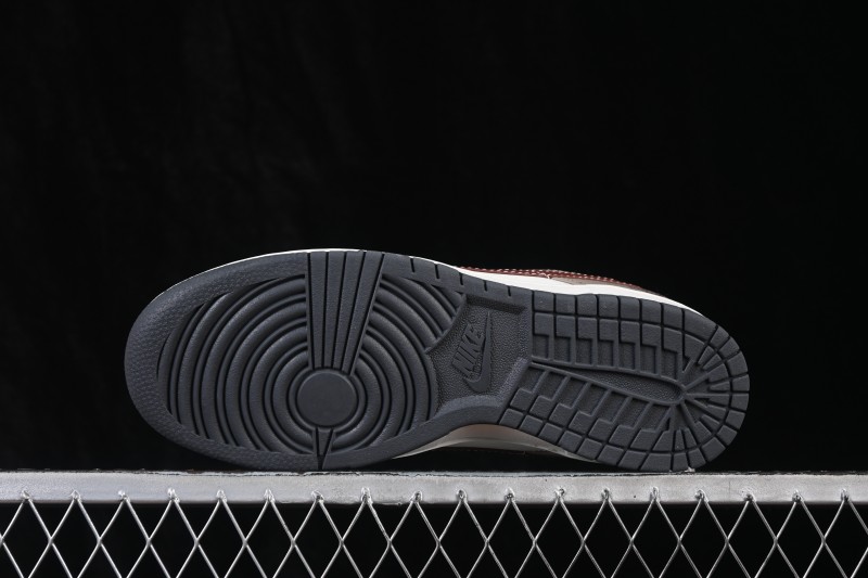 Nike SB Dunk Low Skateboarding Shoes with Cushioned Collar - IM6670-202