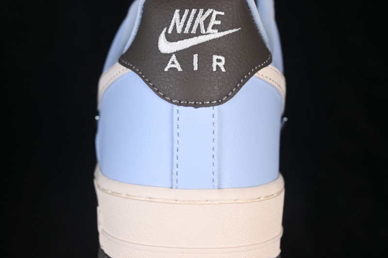 Nike Air Force 1 '07 Low Basketball Shoes with Classic Leather Upper and Air-Sole Unit - IV4089-011