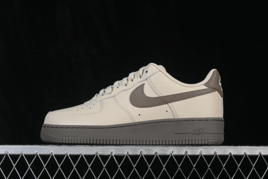 Nike Air Force 1 '07 Low Basketball Sneakers with Full-Length Air Cushion - FJ4146-201