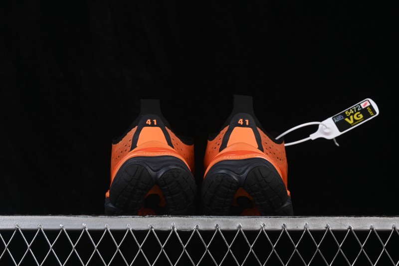 Balenciaga Anatomic Runner Low-Top Lifestyle Sneakers with Five-Toe Structure - WANRN7110