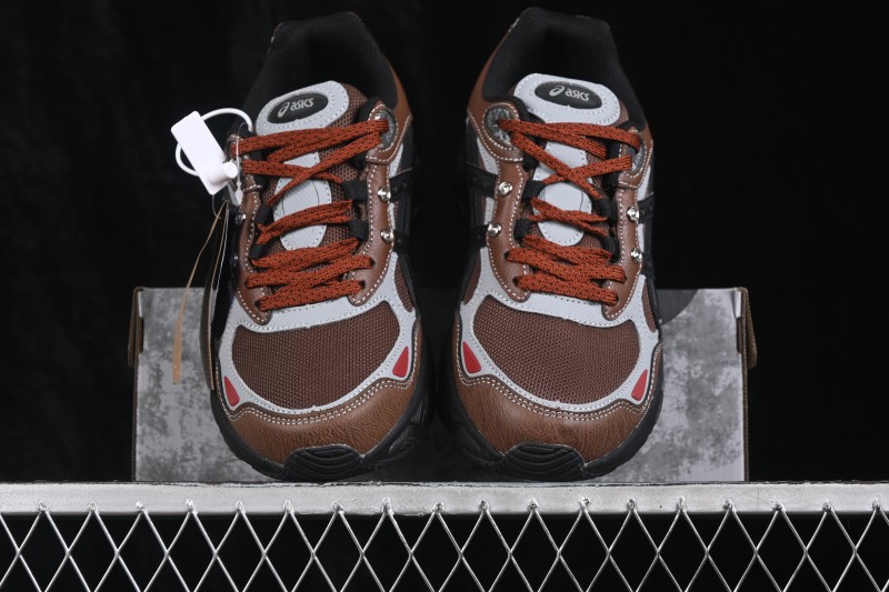 Asics Gel-NYC 2.0 Retro Running Shoes with Breathable Mesh and Suede Upper - 1203A896-200