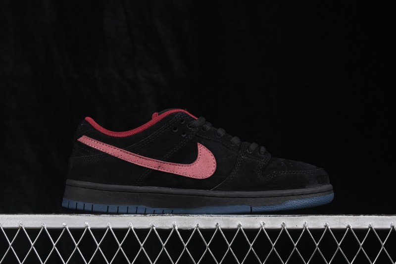 Nike SB Dunk Low Skateboarding Shoes with Cushioned Collar - HQ1625-600