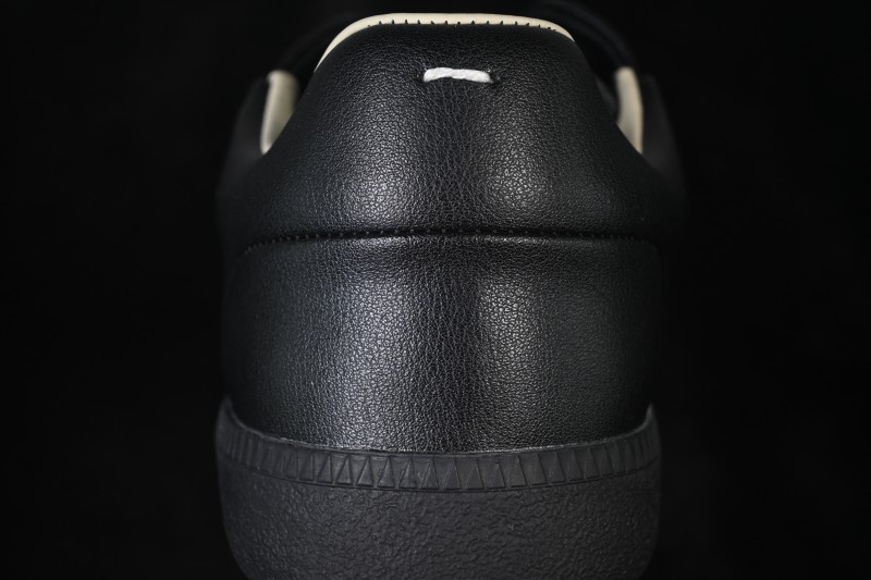 Maison Margiela Replica Calfskin Retro Low-Top Sneakers - S58WS0180