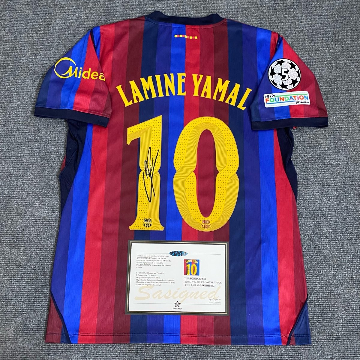 Lamine Yamal Barcelona 26/27 Signed
