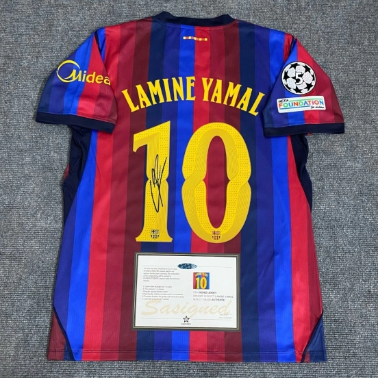 Lamine Yamal Barcelona 26/27 Signed