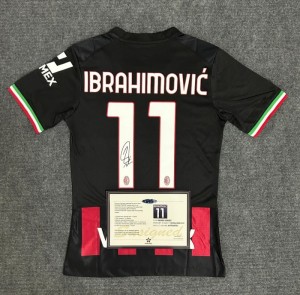 Ibrahimovic signed shirt AC MILAN 22/23